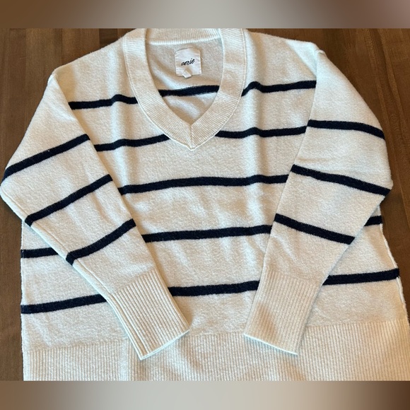 aerie Sweaters - 🩷 Aerie V Neck Sweater 🩷